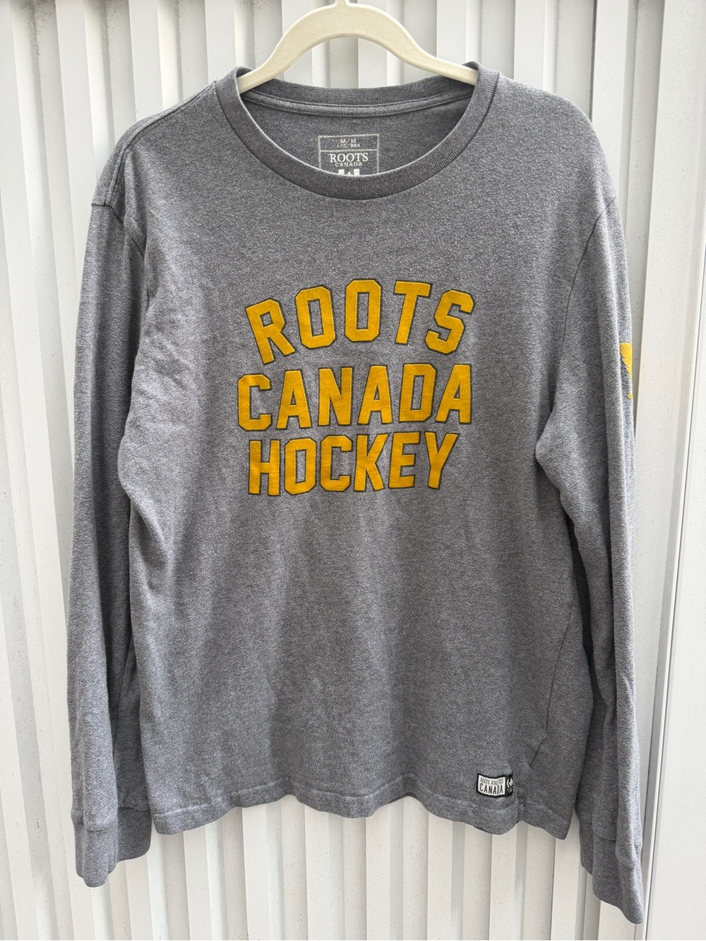 Roots Canada Hockey 73 Gray Long Sleeve Graphic Shirt Men’s Medium
